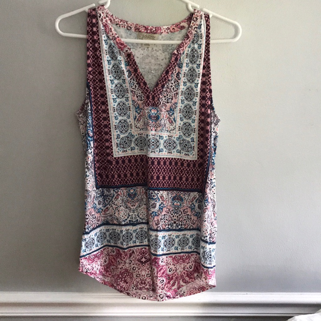 Patterned Split Neck Tank Top!